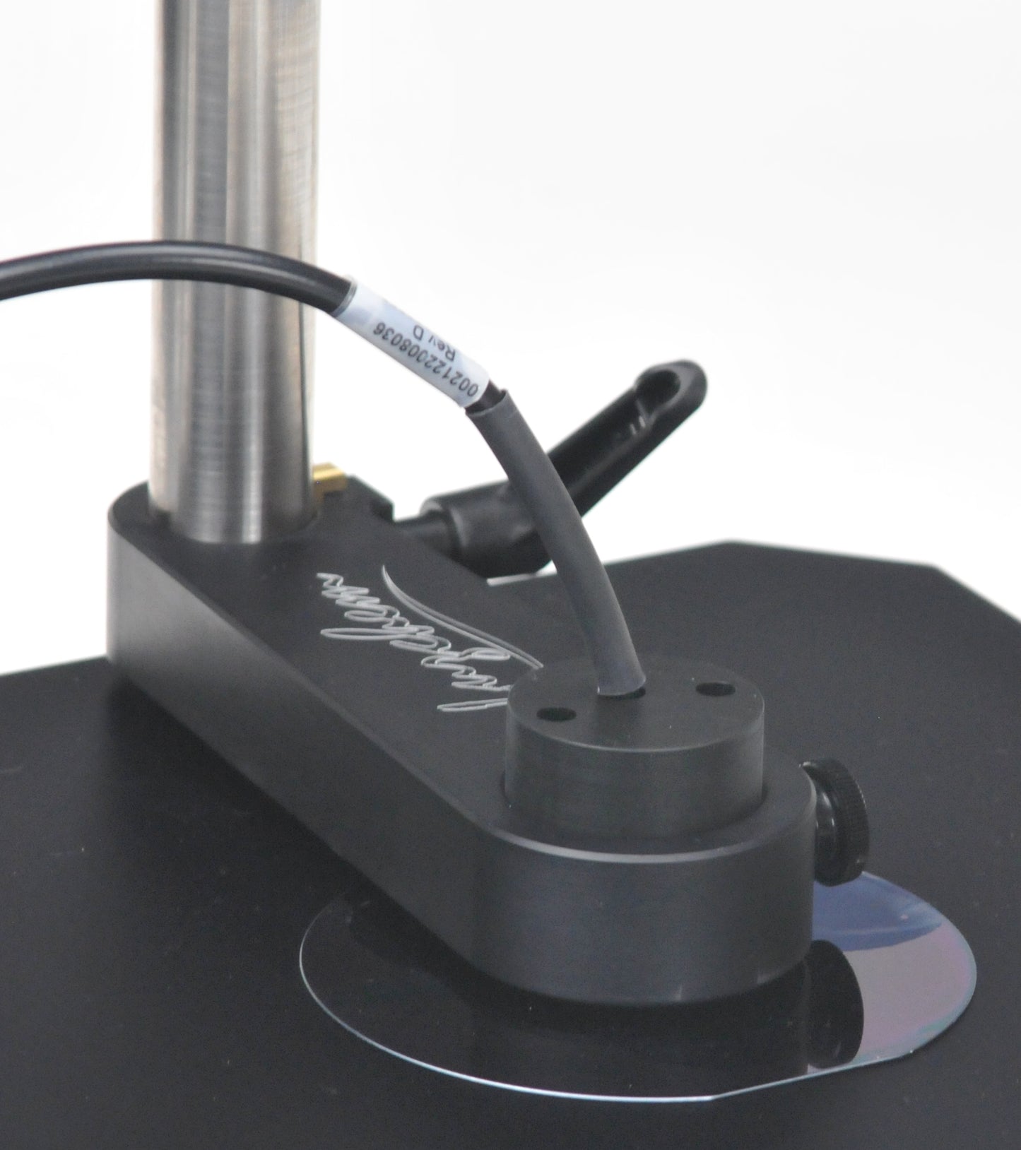 Luzchem Thin film analysis instrument